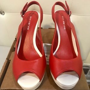 Ann Marino women’s red wedges. Size 9.5.